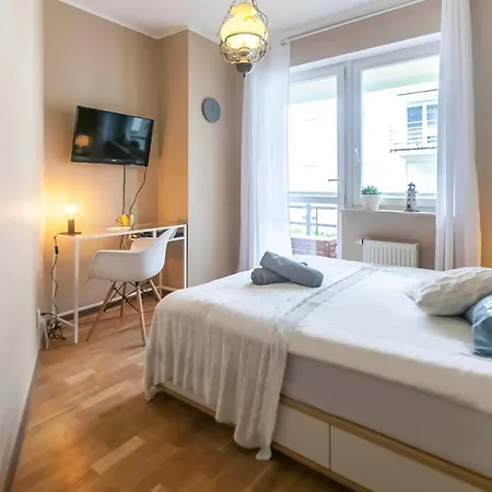 Apartament Przy Plazy Z Parkingiem - Okrzei 12 Apartment *